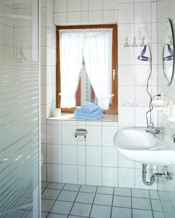 Landgasthof Zum Siebenbachtal Strotzbusch Bagian luar foto