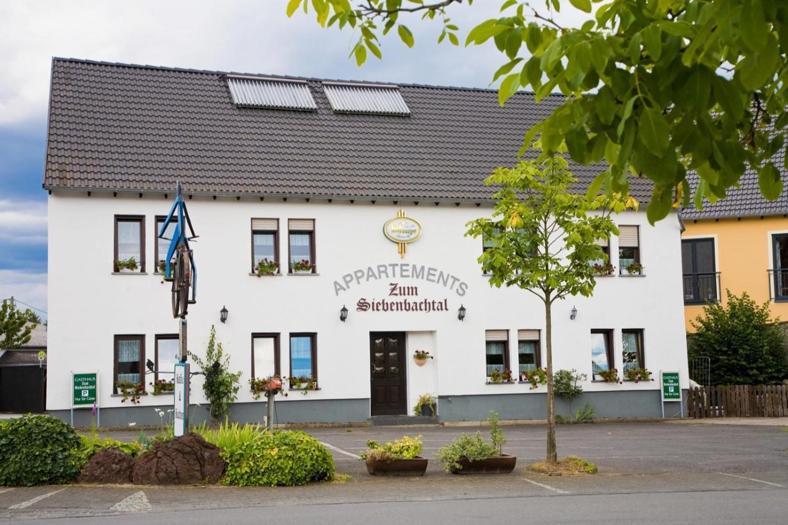 Landgasthof Zum Siebenbachtal Strotzbusch Bagian luar foto