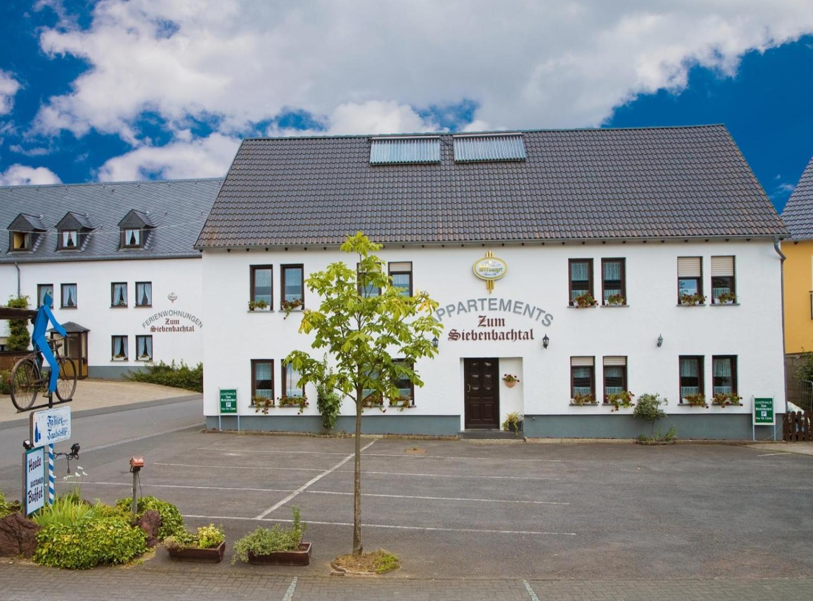 Landgasthof Zum Siebenbachtal Strotzbusch Bagian luar foto